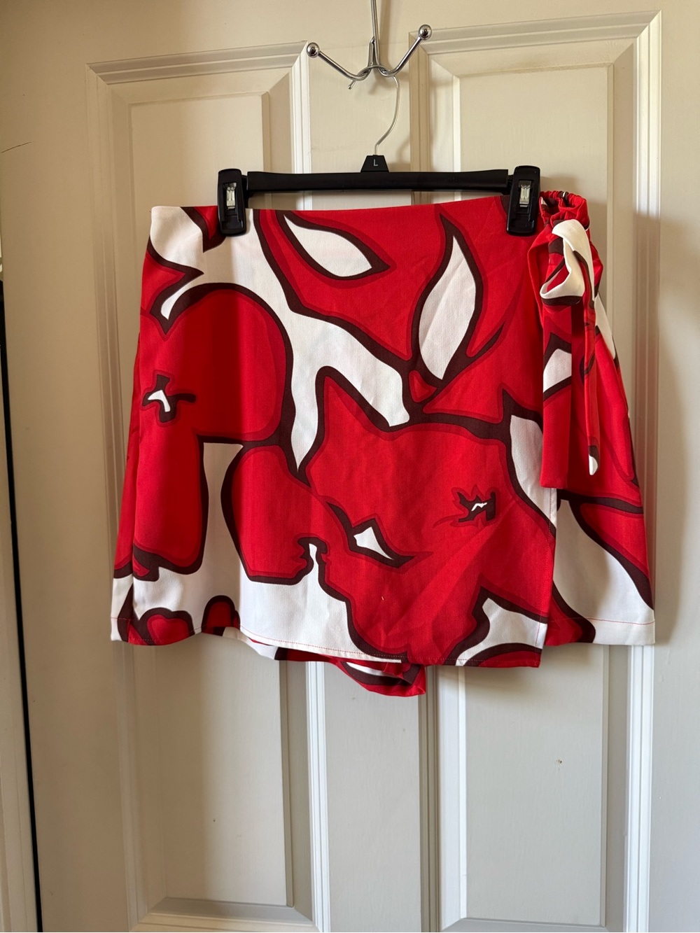 Nine West Red & White Floral Wrap Skort